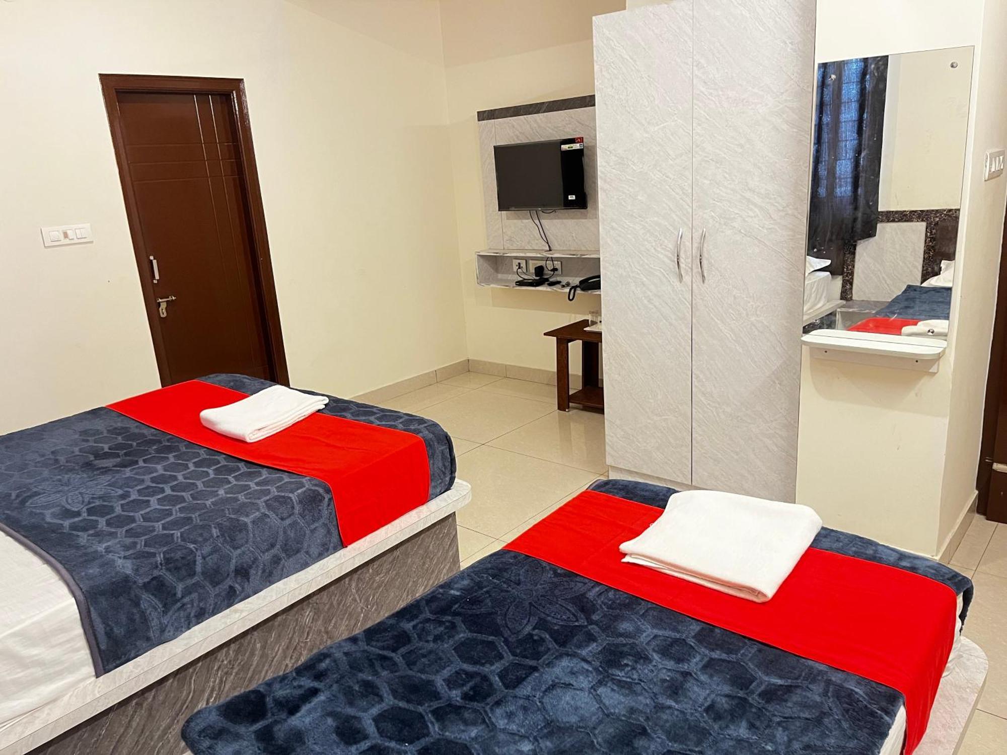 Hotel Raj Comfort Bangalore Exterior photo